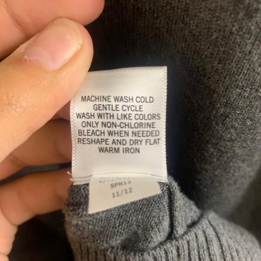 Banana Republic‎ men's Gray sweater size large